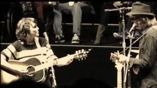 Norah Jones with Neil Young 'Down By The River' - Mountain View, CA - 25 October 2014