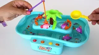 TotoyKids Juega a Atrapando Peces en la Piscina!!! Niños contra Niñas!!! Quién ganará???