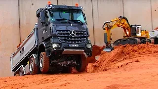 BEST OF RC Trucks I Heavy Haulage I Heavy Machines I Truck stuck