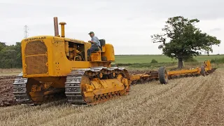 Massive 1958 Caterpillar D9D 18A ploughing with 17-furrow conventional plough | Steel Tracks at Work