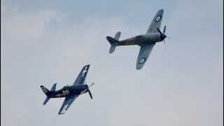 Hawker Sea Fury & Grumman Bearcat - Bristol Centaurus & Pratt & Whitney R2800 engines together.