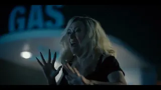 Chucky (2022) (2x7) Morte de Jennifer Tilly (DUBLADO HD)