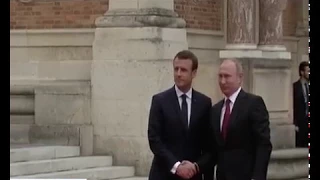 У Франції проходить перша зустріч Макрона і Путіна