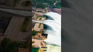 The flood discharge at Xiaolangdi of the Yellow River in Henan is spectacular!