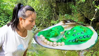 Discovering green clams in the deep mountains and forests is a rare occurrence in a century