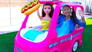 Wendy,  Belle, and Barbie Dream Camper Van|Barbie Camión de Comida Rapida