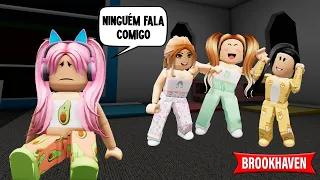 REJEITADA NA FESTA DO PIJAMA DAS AMIGAS! Historinhas Brookhaven RP 🏡 │ ROBLOX