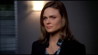 Bones 4x21 - Booth and Brennan share painful stories from their past to comfort Sweets