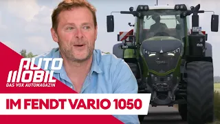 Vom Auto in den Traktor: Alex Bloch im Fendt 1050 Vario auf öffentlichen Straßen | auto mobil