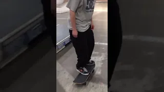 Heelflip with the handsdown