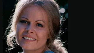 12 Sweet Photos of Sally Struthers