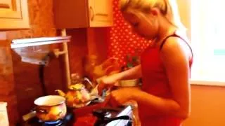 ✔ Никогда не пускайте на кухню блондинок   юмор, прикол • Do not let the kitchen blondes   fun