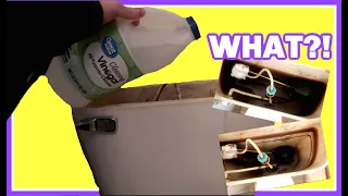 PUT VINEGAR IN YOUR TOILET AND WATCH WHAT HAPPENS! ( MIRICLE NATURAL TOILET CLEANER)