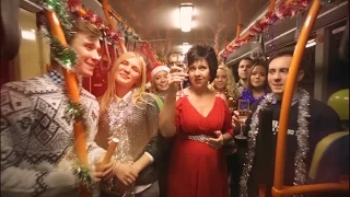 Вера Лапенкова - Пять минут (песня из к/ф "Карнавальная ночь")