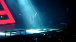 30 Seconds to Mars - Closer to the edge (Live Madrid 2010)