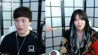 Miyoung came to Sykkuno's room to show him a hand scratcher 😂