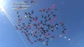 У Каліфорнії парашутистки встановили рекорд