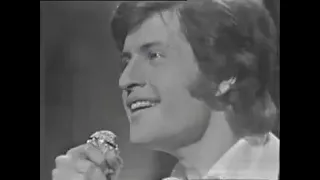 Joe Dassin - Au Bout Des Rails (live 1970)