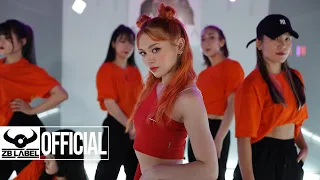 AleXa (알렉사) – “Kitty Run” Performance