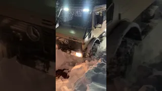 Unimog U1650 in deep snow