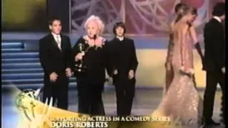 Doris Roberts wins 2005 Emmy Award for Supporting Actress in a Comedy Series