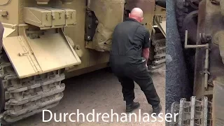 🇩🇪 Tiger Tank  " Hand Crank Engine Start Up "