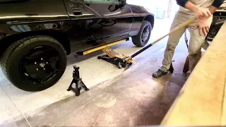 how to use Porsche 928 lift bars...easy lift!