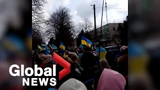 Ukrainians hit the streets to protest Russian occupation in the country's south