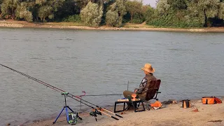 Рыбалка на реке Кубань, много разной рыбы, ловля карася и леща, хороший клёв осенью 2022