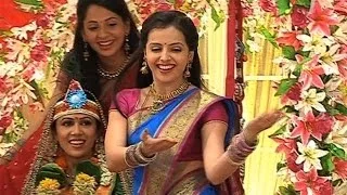 Watch Astha and Shlok Performing on "Navrai Majhi Navsachi"