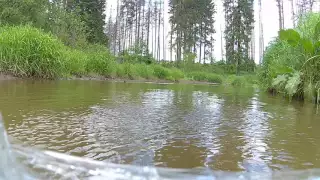 Квадрокоптер садится и взлетает с воды