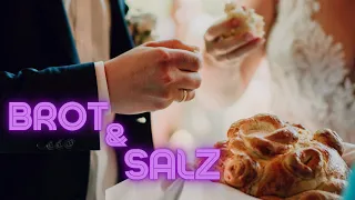 Russische Hochzeitstradition mit Brot und Salz (Karawai) erklärt