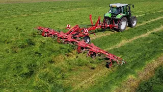 Deutz-Fahr making silage