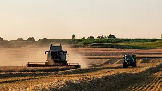 ☆Wielkie Jęczmienne Żniwa 2020 w Stadninie Koni w Iwnie☆|Claas Lexion 580|2xNew Holland|Valtra ☆