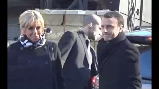 Emmanuel Macron et Brigitte arrivent aux funérailles de Johnny Hallyday le 9 décembre 2017