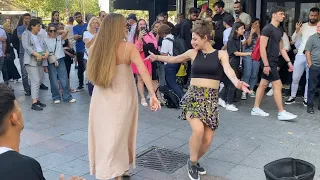 Amerikalı Güzelin , Türk Kızıyla Olan Dansı Kadıköyü Titretti 💃 #grupşamata