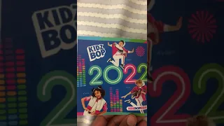 Kidz Bop 2022 CD Review: Unboxing