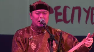 03 Тувинская фольклорная группа "Алаш" в Абакане.  Горловое пение. Throat singing.