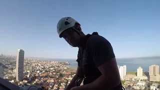 Промышленный альпинизм в израиле.120 метров.или как не стоит резать веревку)))