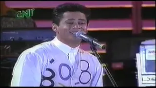 Som Brasil - Leandro e Leonardo cantam "Dor de Amor não tem Jeito" em Bragança Paulista 18/10/1994