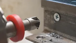 Milling on a lathe is a do-it-yourself milling device