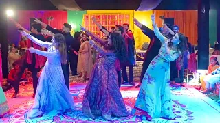 Group Mehndi Dance on Koi Kahe | LaibyBaby