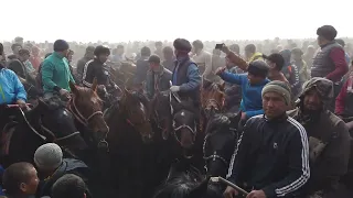 Жамангали палуан Мальбро атпен Автомашина салым. Әбдіжаппар Әлқожа көкпары