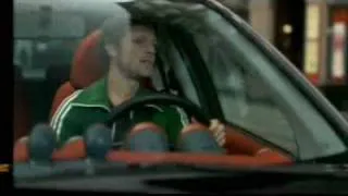 Robbie Williams Smart commercial