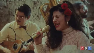 Mon Laferte - Tu Falta De Querer (Tiny Desk)