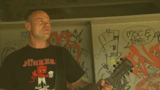 The Junkers feat. Tim Steinfort - Skinhead is my name Official Video
