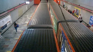 Trenes CAF NM-16 en Tacubaya, linea 1, metro CDMX 🚇❤ (junio 2019).