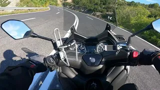 YAMAHA XMAX 300 traveling