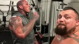 Eddie Hall pranking Martyn Ford into drinking his sweat 😂🤢🤢