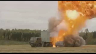 Охота на асфальте(2005)-truck crash scene.